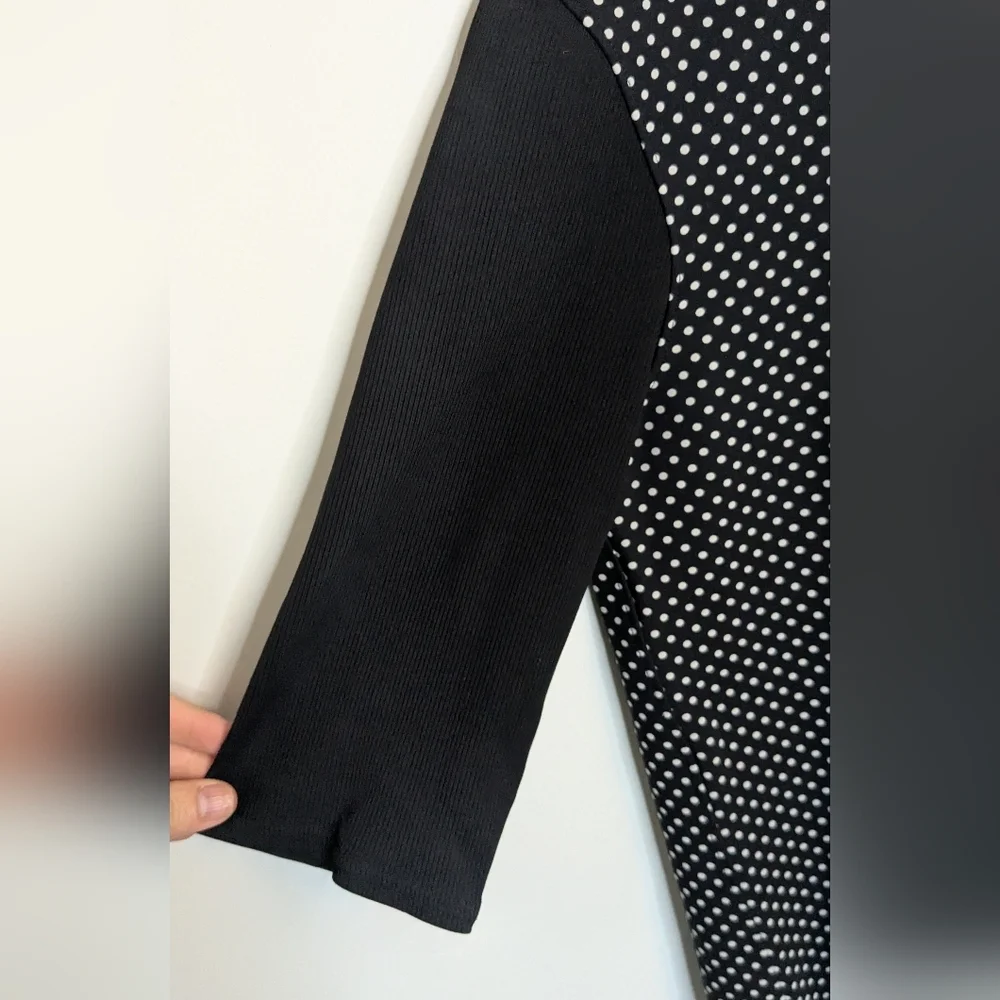 Lululemon Out Of This World Tee Biggy Dot Printed Black Ghost - Size M - Picture 4 of 8